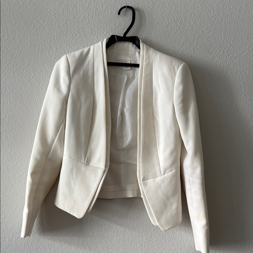 H&M Cream Tailored Blazer with Minimalist Design